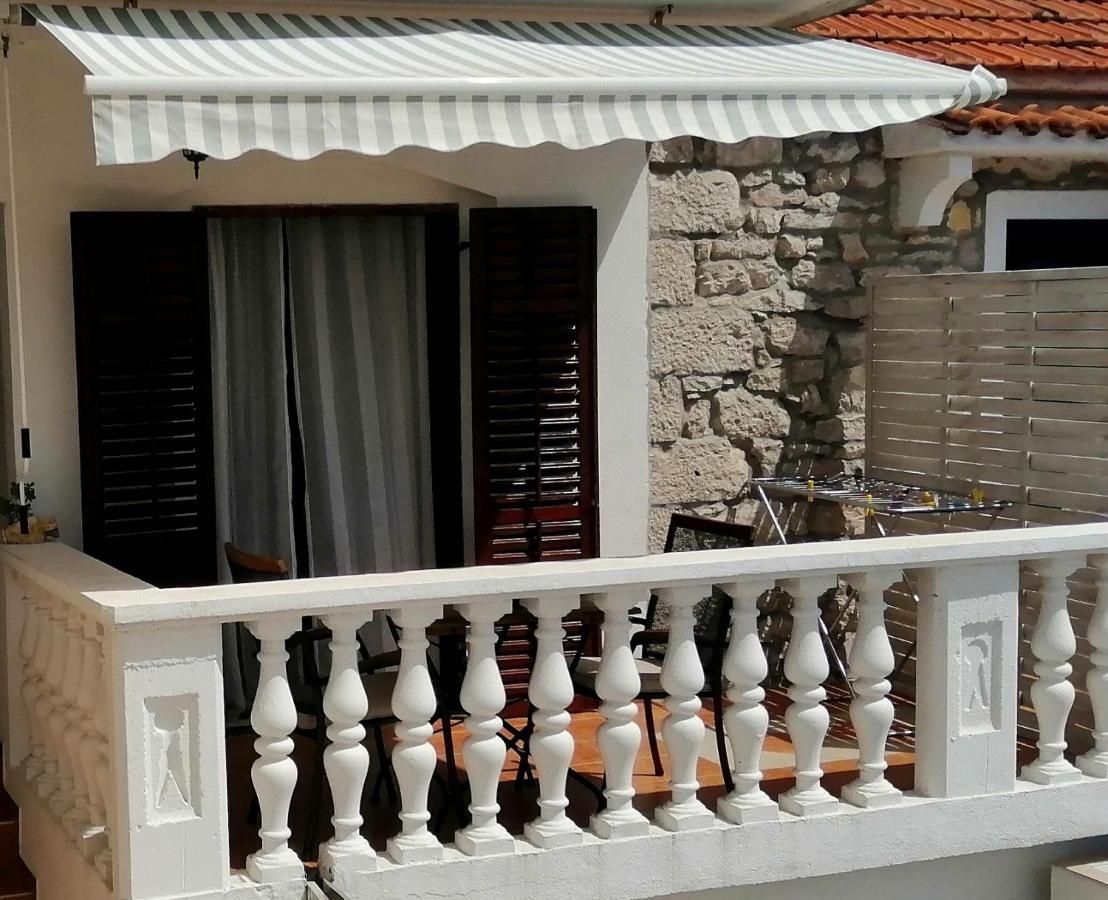 Apartments Dalmatian Stone House Turanj Dış mekan fotoğraf