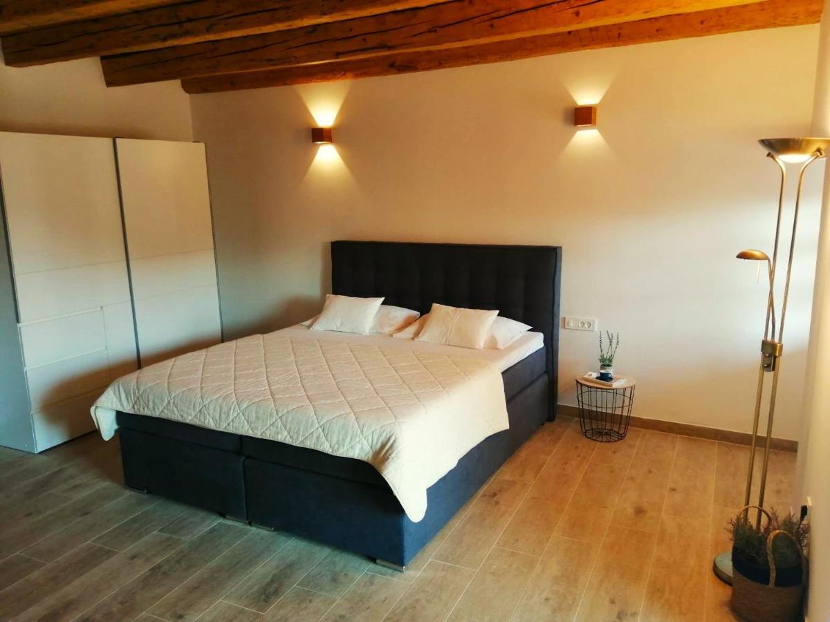Apartments Dalmatian Stone House Turanj Dış mekan fotoğraf